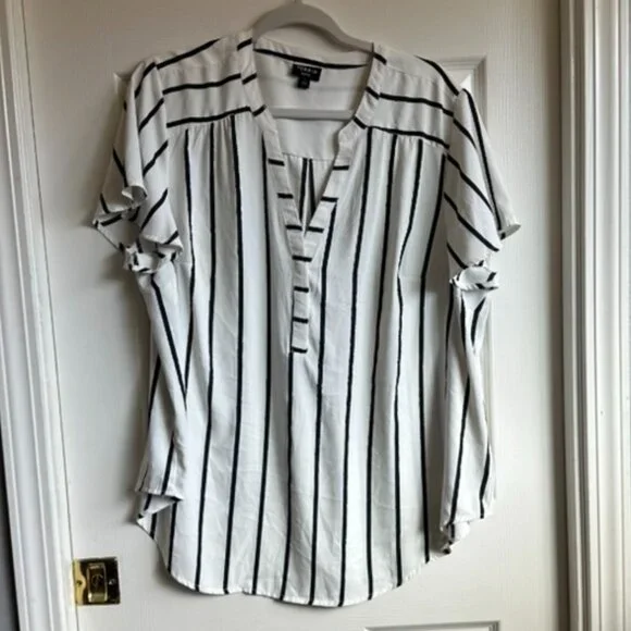 GUC Torrid Harper Flutter Sleeve Pullover Blouse - Picture 4 of 6